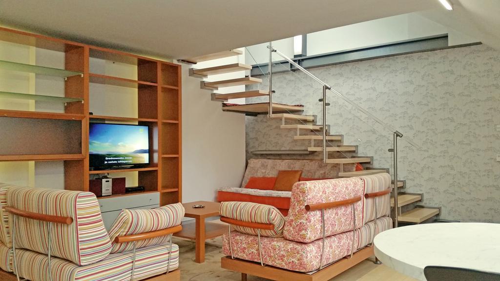 Jazzy Apartment Tour As Ljubljana Bagian luar foto